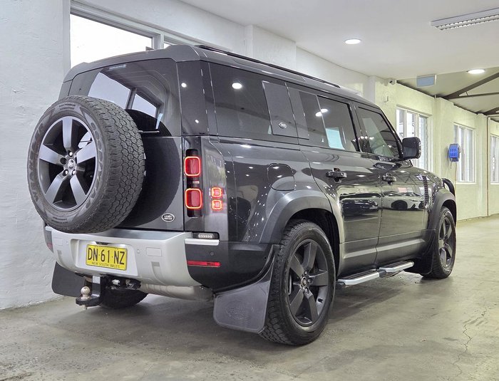2022 Land Rover Defender 110 D300 SE