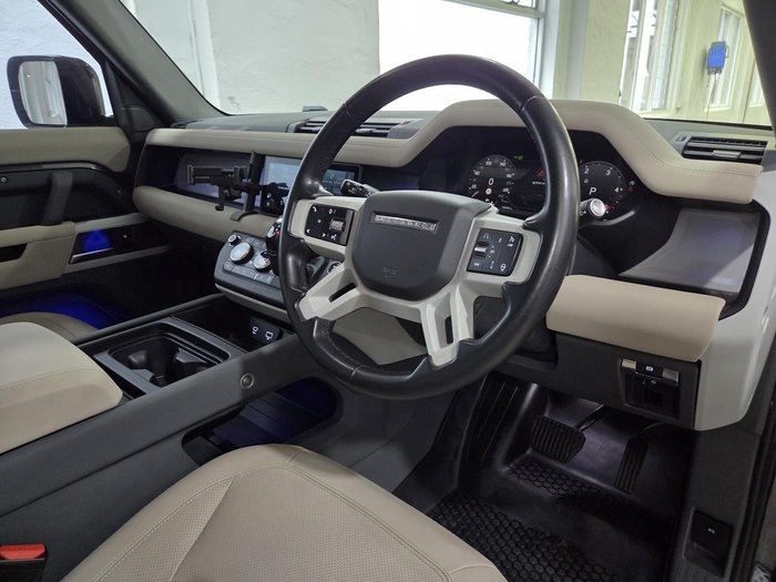 2022 Land Rover Defender 110 D300 SE