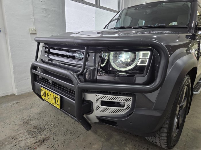 2022 Land Rover Defender 110 D300 SE