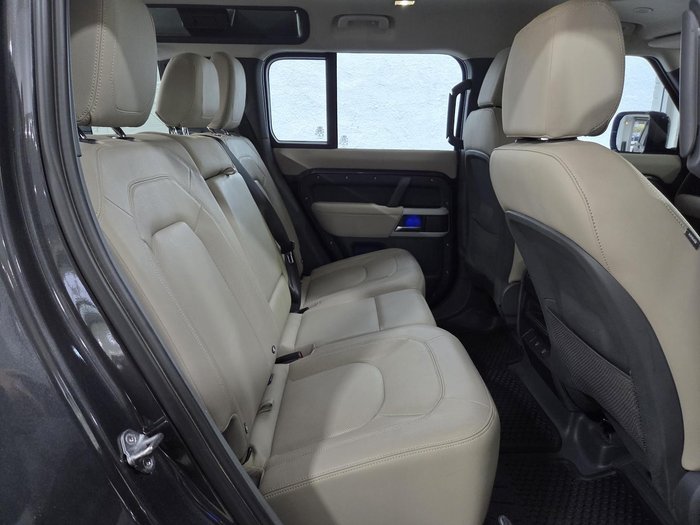 2022 Land Rover Defender 110 D300 SE