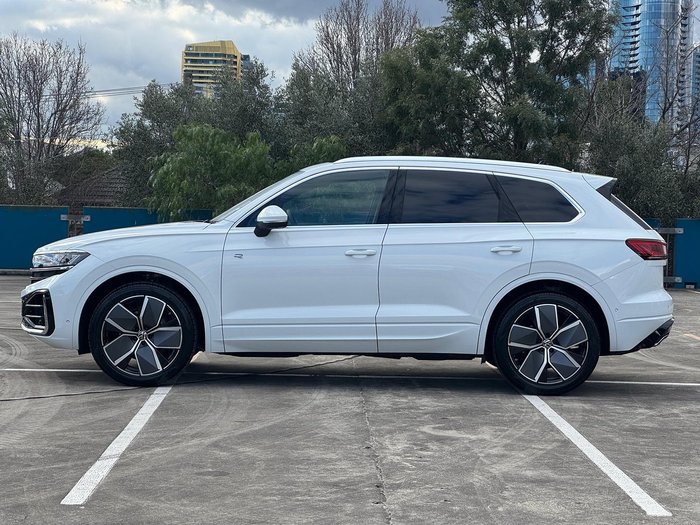 2025 Volkswagen Touareg 210TDI R-Line