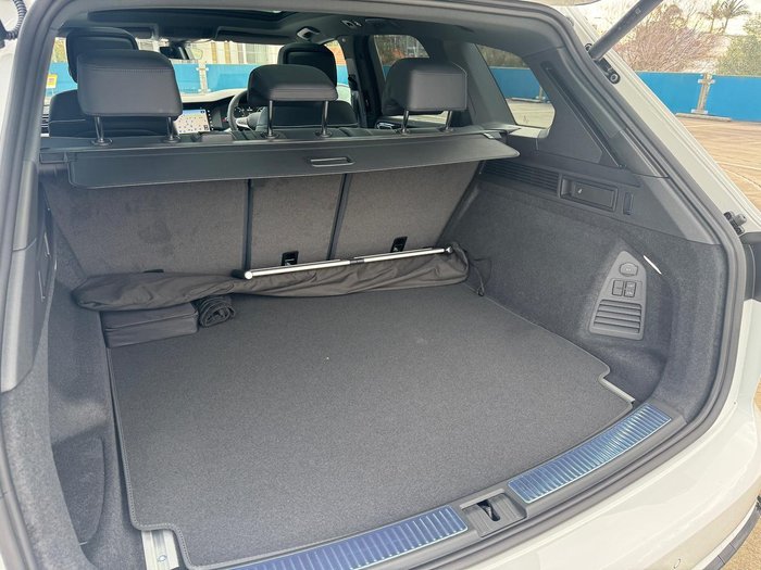 2025 Volkswagen Touareg 210TDI R-Line