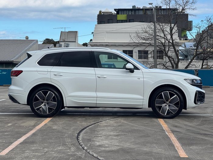 2025 Volkswagen Touareg 210TDI R-Line