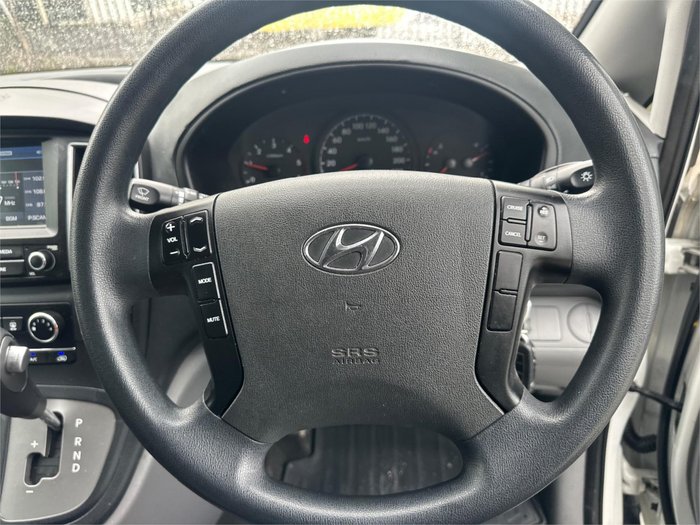 2018 HYUNDAI iLOAD 3S TWIN SWING