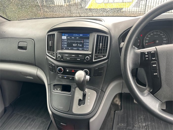 2018 HYUNDAI iLOAD 3S TWIN SWING