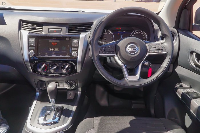 2024 Nissan Navara SL