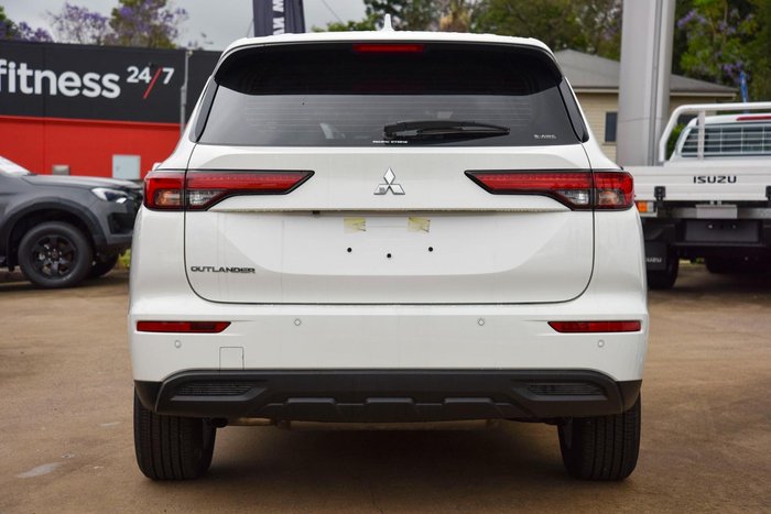 2024 Mitsubishi Outlander ES