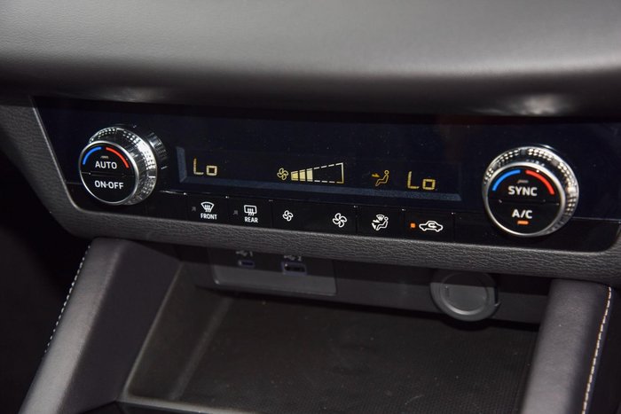 2024 Mitsubishi Outlander ES