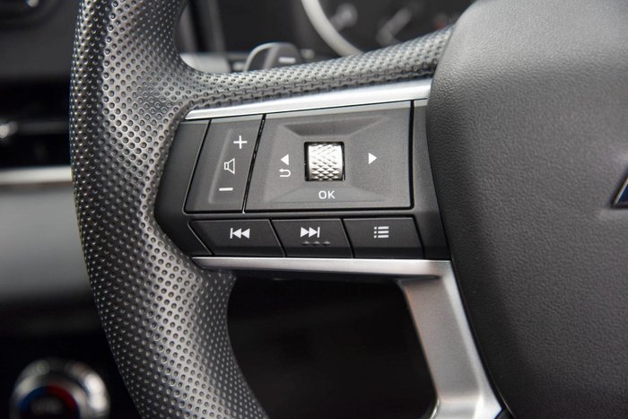 2024 Mitsubishi Outlander ES