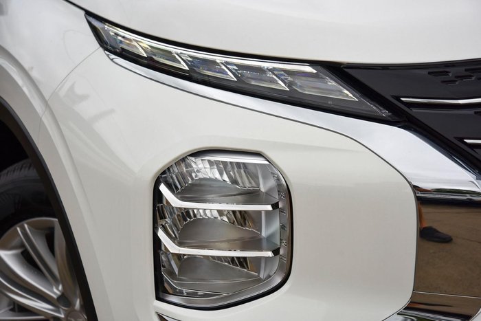 2024 Mitsubishi Outlander ES