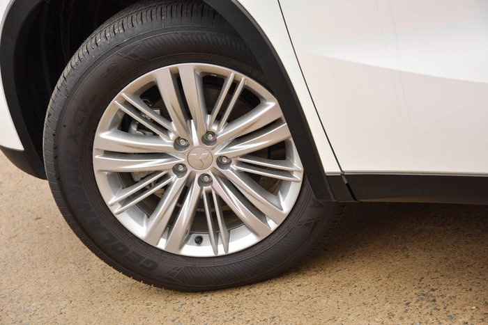 2024 Mitsubishi Outlander ES