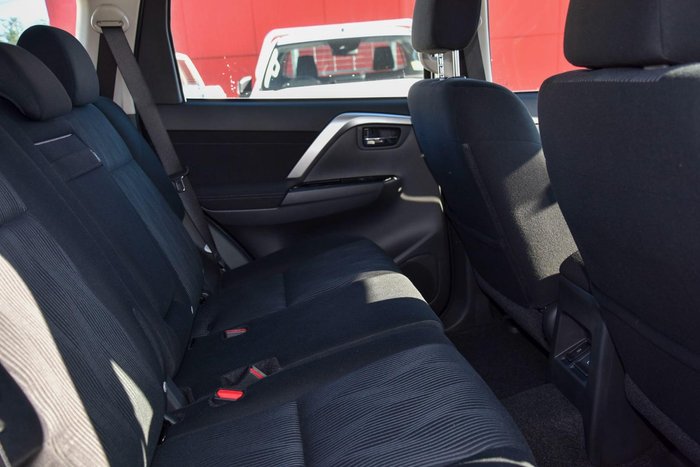 2024 Mitsubishi Pajero Sport GLX