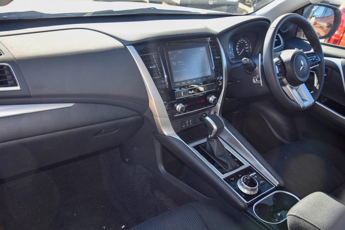 2024 Mitsubishi Pajero Sport GLX