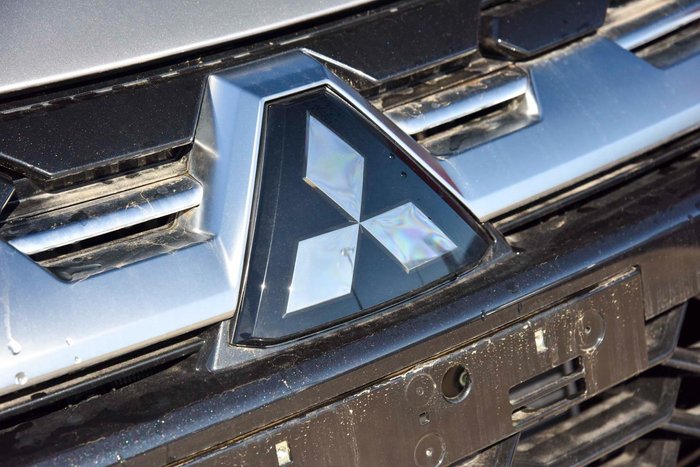 2024 Mitsubishi Pajero Sport GLX