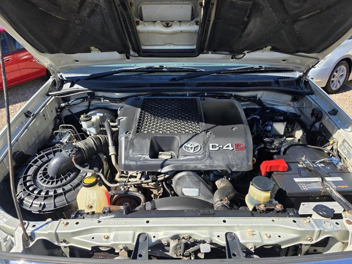 2011 Toyota Hilux SR5 KUN26R MY10 4X4 GOLD