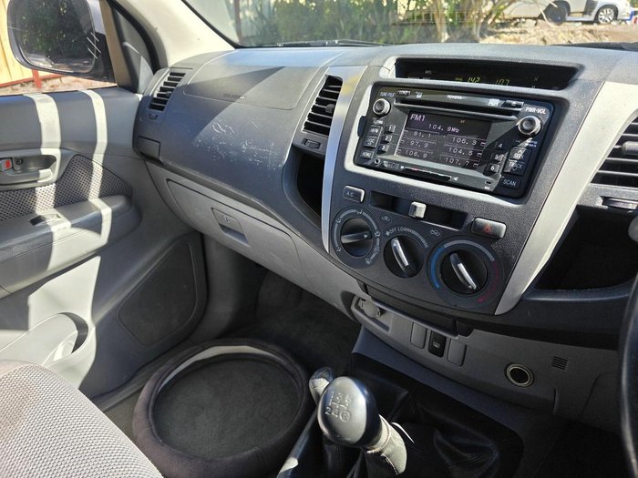 2011 Toyota Hilux SR5 KUN26R MY10 4X4 GOLD