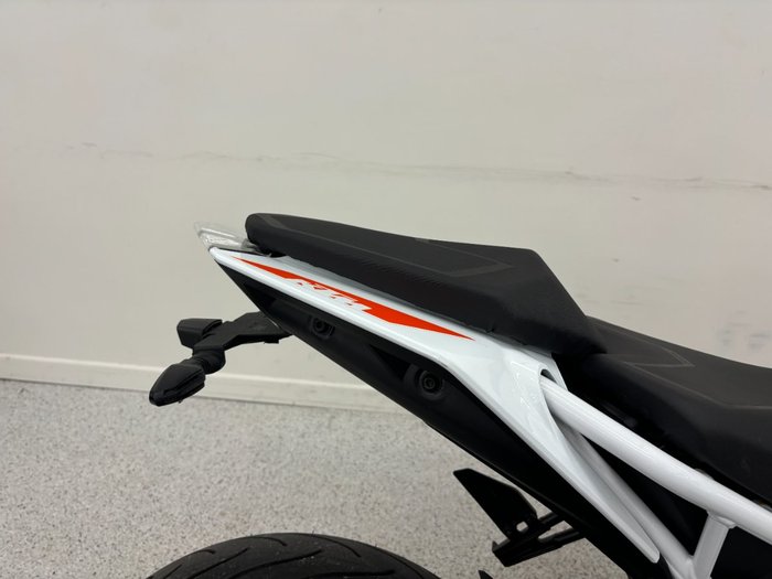2021 Ktm 390 DUKE White