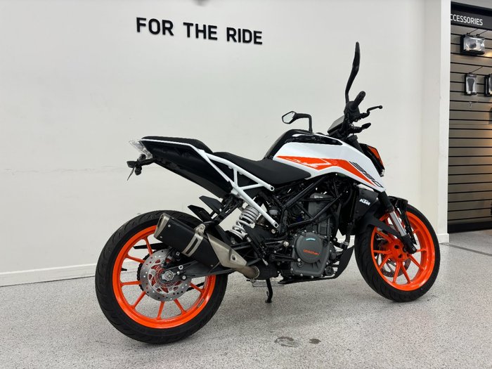 2021 Ktm 390 DUKE White