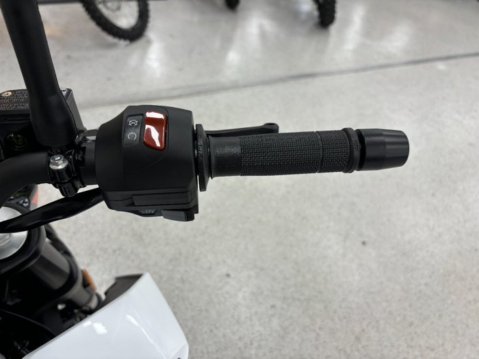 2021 Ktm 390 DUKE White