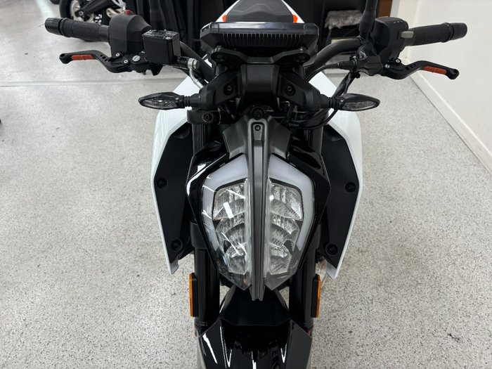 2021 Ktm 390 DUKE White