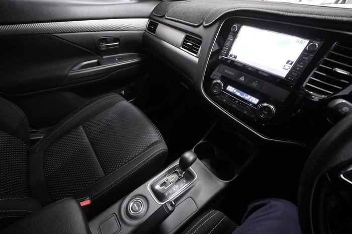 2016 Mitsubishi Outlander XLS