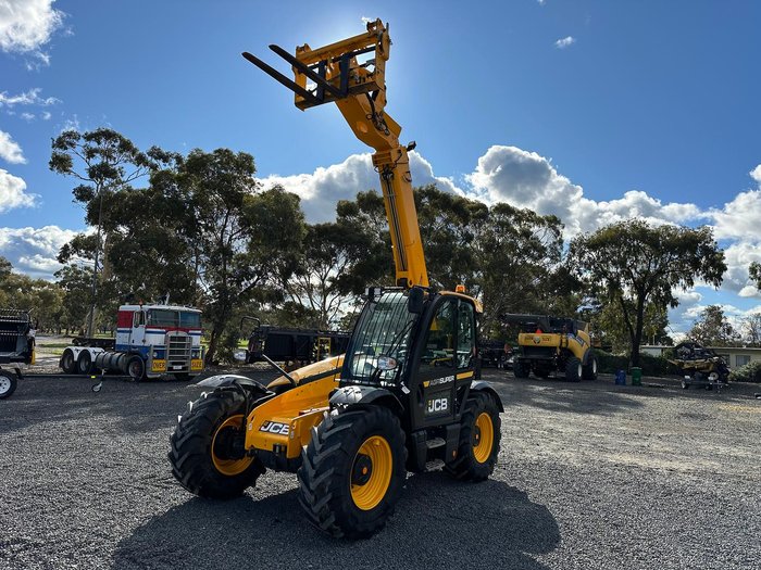 2020 JCB 532-70