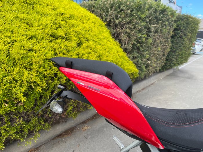 2022 DUCATI STREETFIGHTER V2 Red