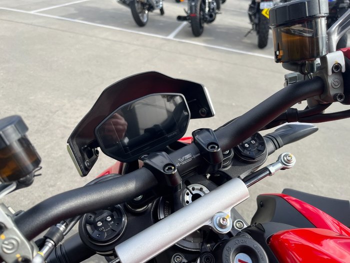 2022 DUCATI STREETFIGHTER V2 Red