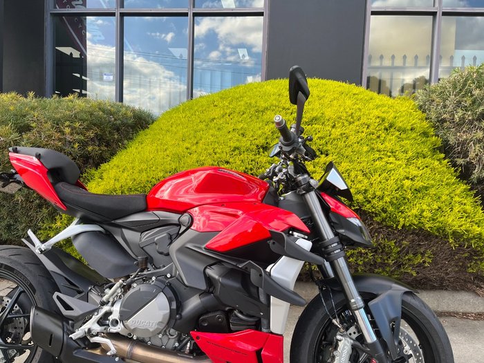 2022 DUCATI STREETFIGHTER V2 Red