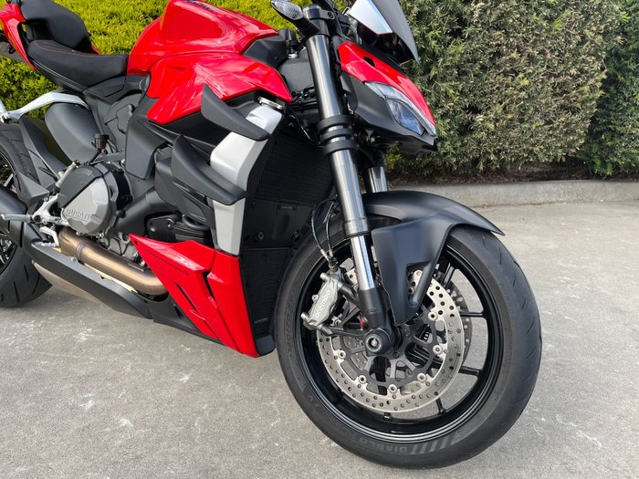 2022 DUCATI STREETFIGHTER V2 Red