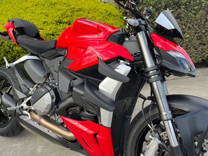 2022 DUCATI STREETFIGHTER V2 Red