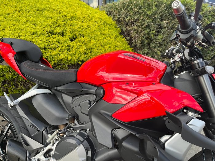 2022 DUCATI STREETFIGHTER V2 Red