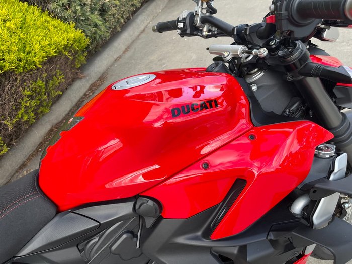 2022 DUCATI STREETFIGHTER V2 Red