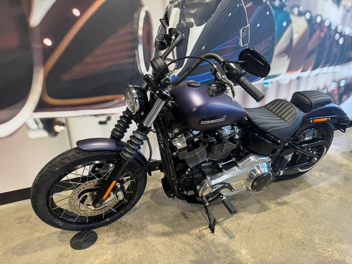 2025 Harley-Davidson Street Bob 117 (FXBB) Softail Purple