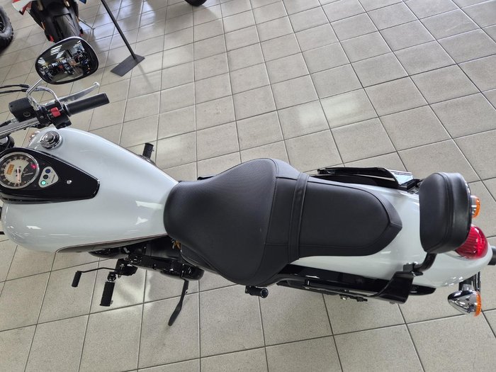 2016 Kawasaki Vulcan 900 Custom (VN900C) Vulcan White