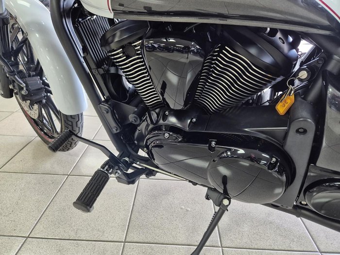 2016 Kawasaki Vulcan 900 Custom (VN900C) Vulcan White