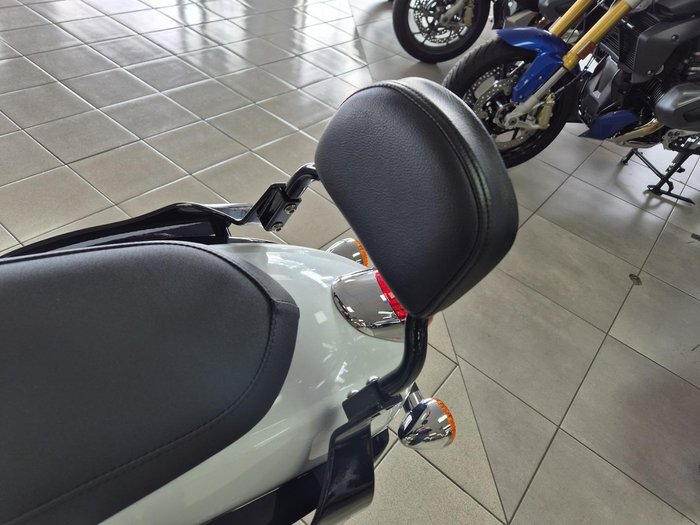 2016 Kawasaki Vulcan 900 Custom (VN900C) Vulcan White