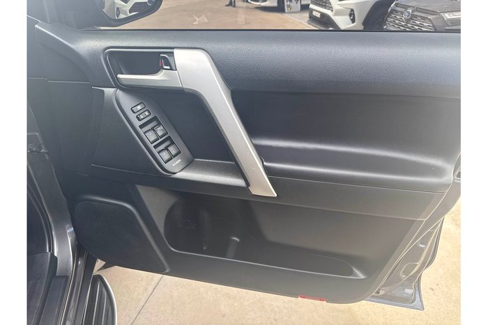 2021 Toyota Landcruiser Prado VX