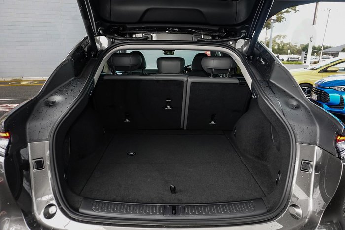2025 MG IM6 Performance