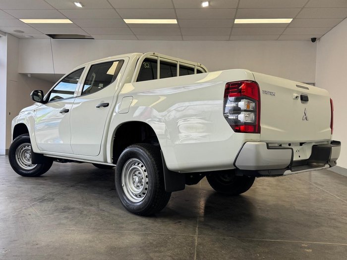 2022 Mitsubishi Triton GLX