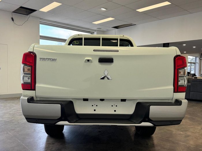 2022 Mitsubishi Triton GLX