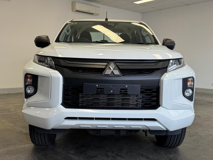 2022 Mitsubishi Triton GLX