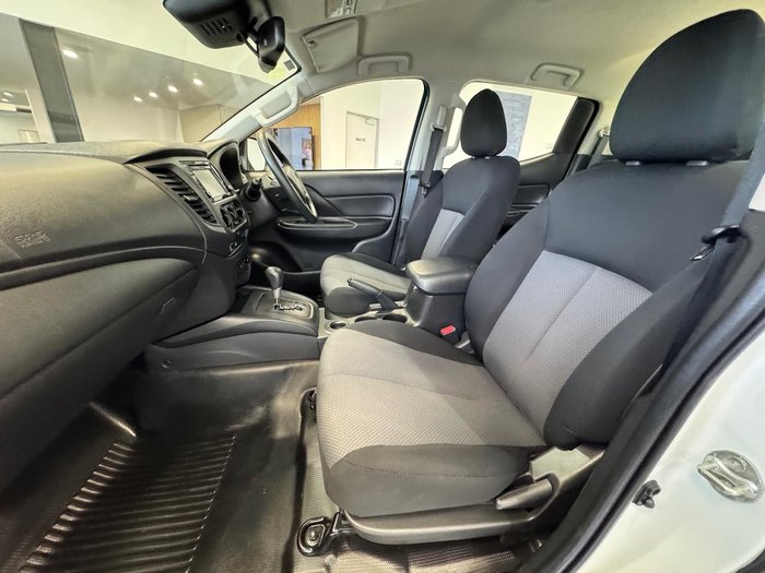 2022 Mitsubishi Triton GLX