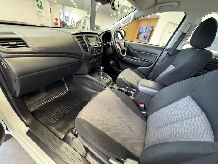 2022 Mitsubishi Triton GLX