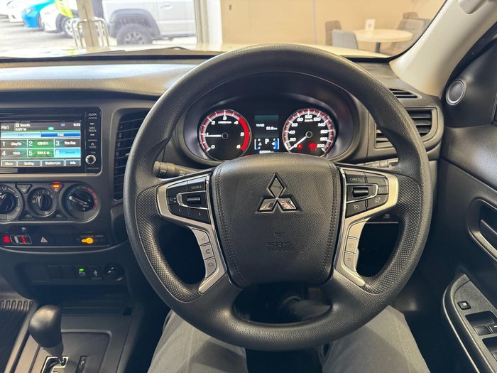 2022 Mitsubishi Triton GLX