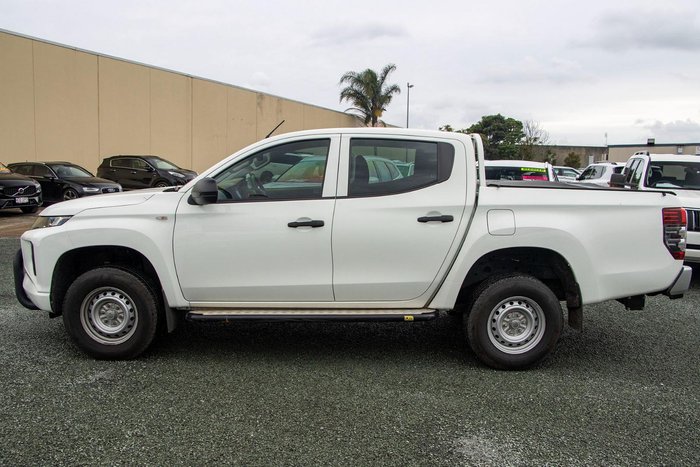 2021 Mitsubishi Triton GLX