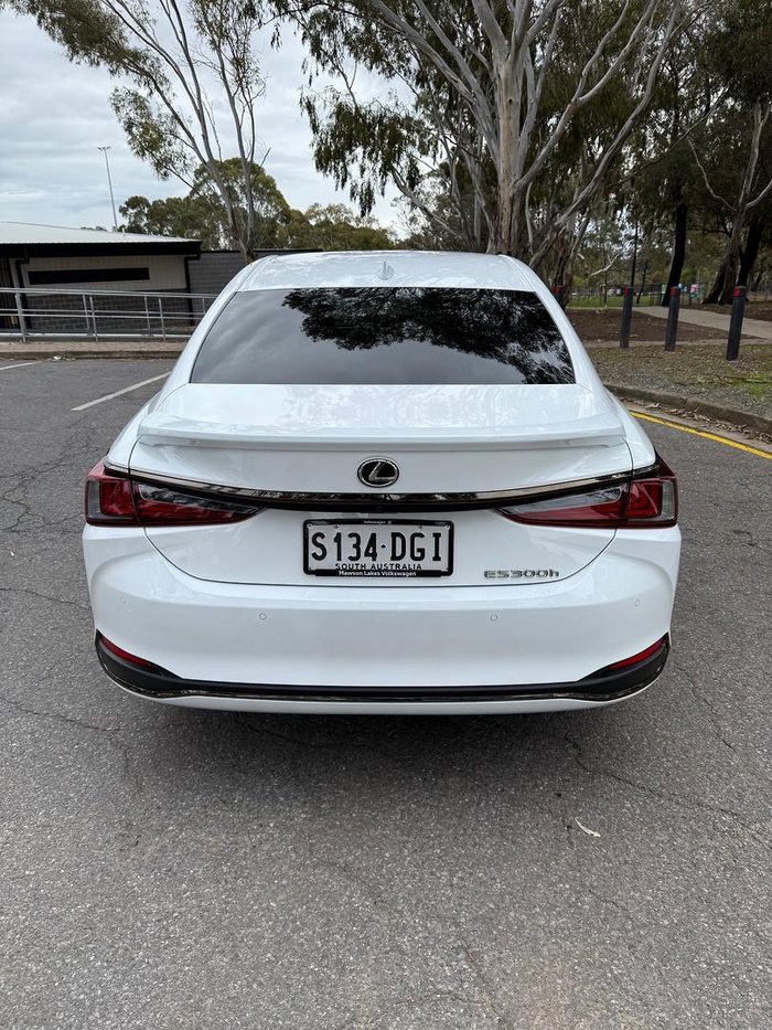 2024 Lexus ES 300h F Sport