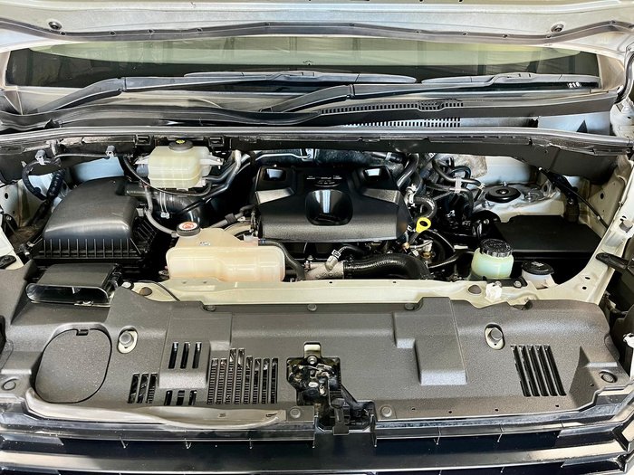 2020 Toyota Hiace Commuter GDH322R French Vanilla