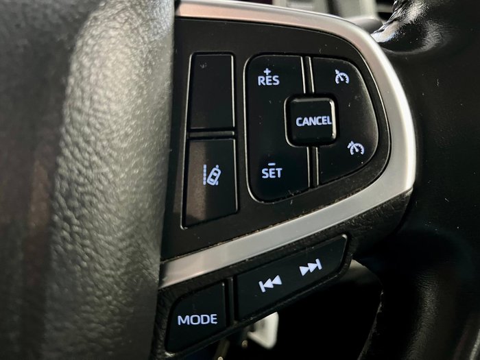 2020 Toyota Hiace Commuter GDH322R French Vanilla