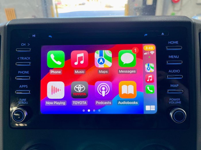 2020 Toyota Hiace Commuter GDH322R French Vanilla